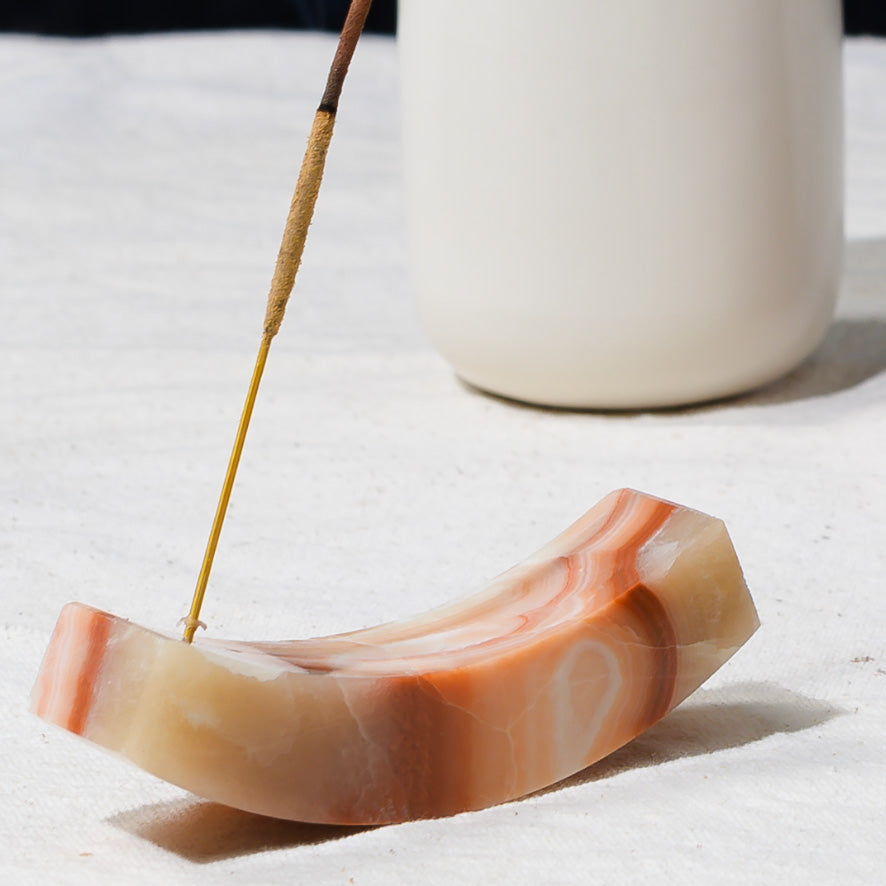 Smile gemstone incense holder - onyx crema